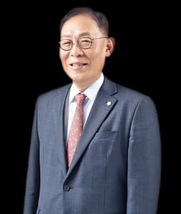 사건담당변호사 김영흠