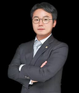 사건담당변호사 김대수