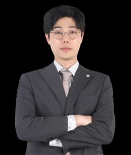 사건담당변호사 김동진