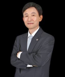 사건담당변호사 김용태
