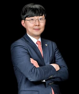 사건담당변호사 신동훈