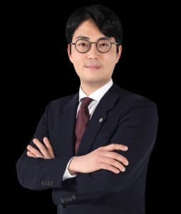 사건담당변호사 신성민