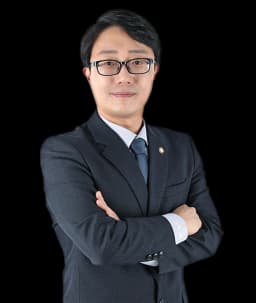 사건담당변호사 전효철