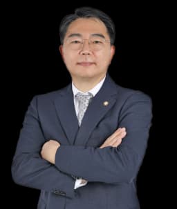사건담당변호사 김민수